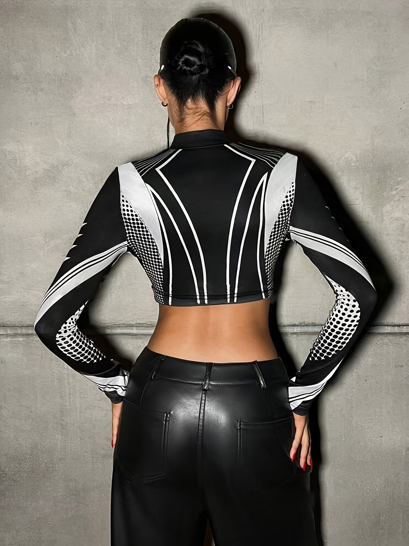 Y2K-Inspired Slimming Crop Top with Letter Print - High Neck, Stretchy Polyester Blend, Machine Washable - Perfect for All Seasons
